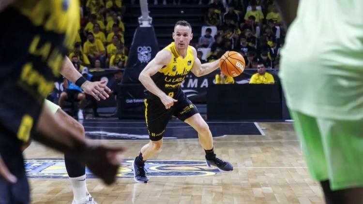NBA初代老六，42歲進(jìn)入生涯巔峰？！