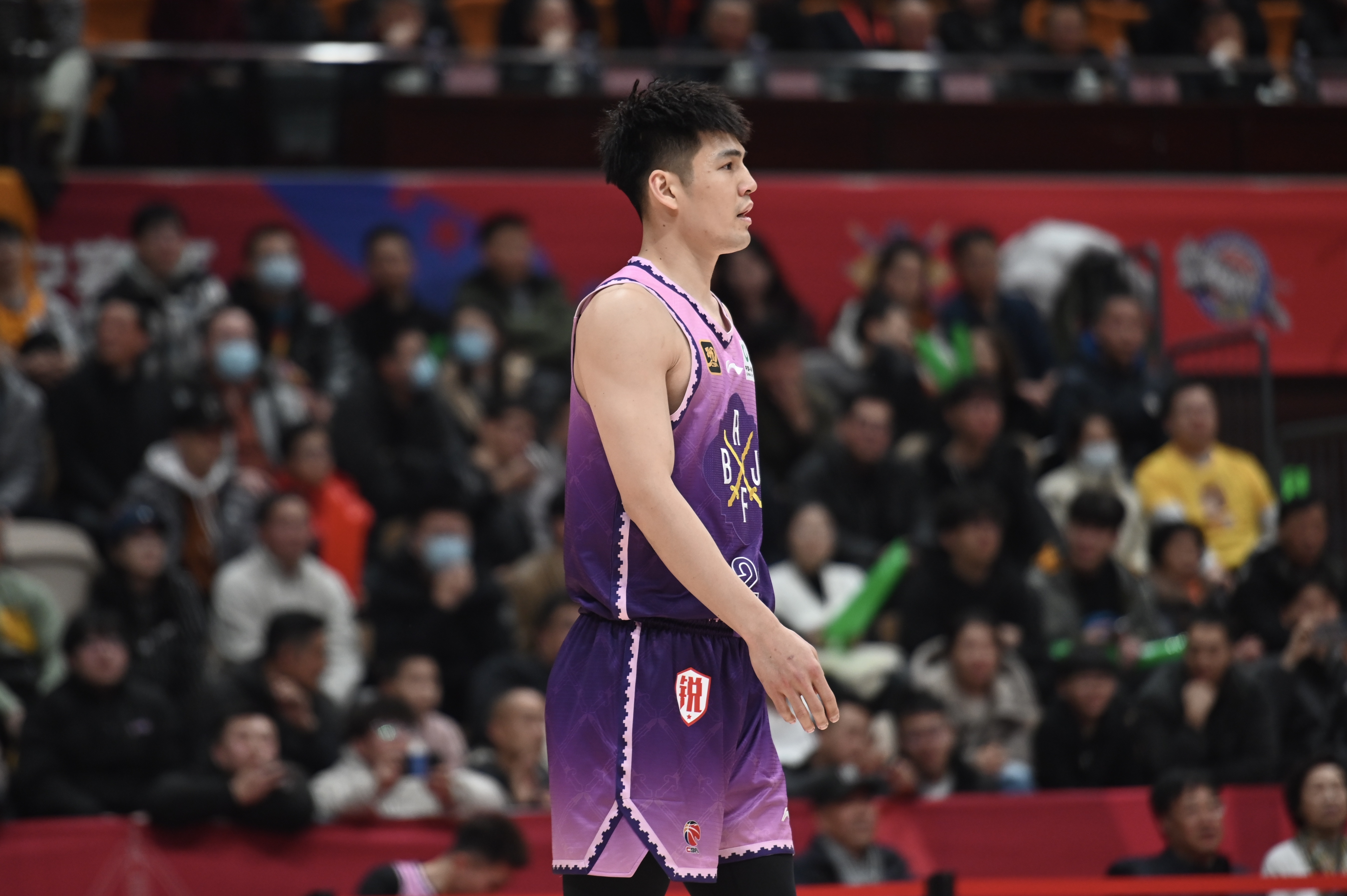 表現(xiàn)可以！陳國豪8中5拿到13分3板1斷