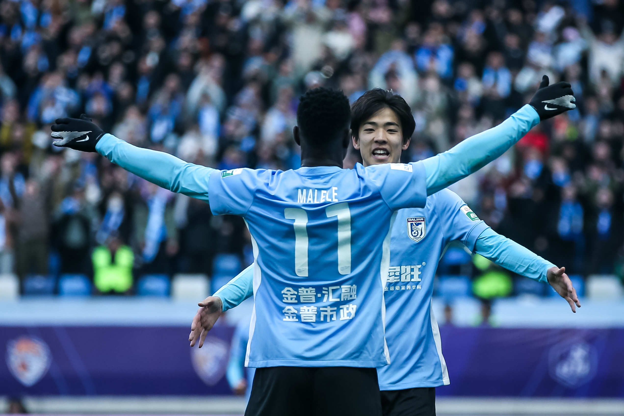 青春風(fēng)暴刮起來(lái)！19歲朱鵬宇&18歲王鈺棟處子球 19歲李新翔1射2傳